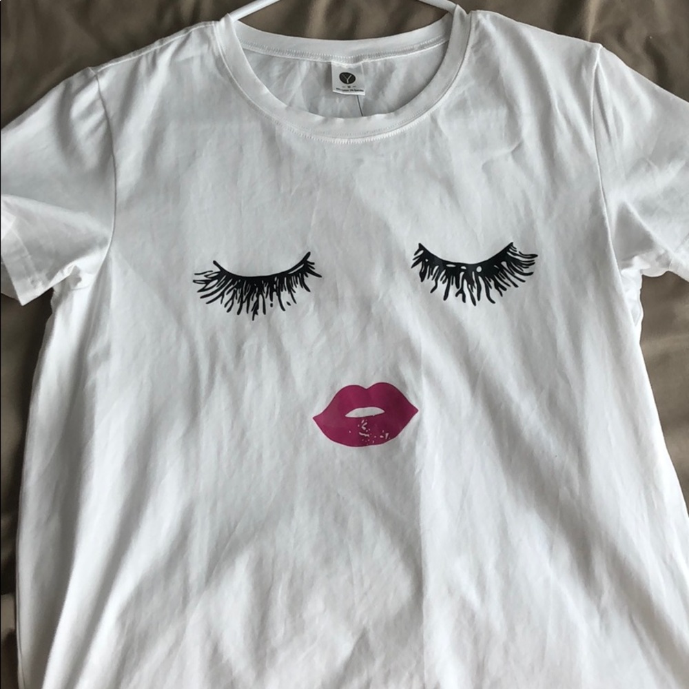 cute eyelash white tee